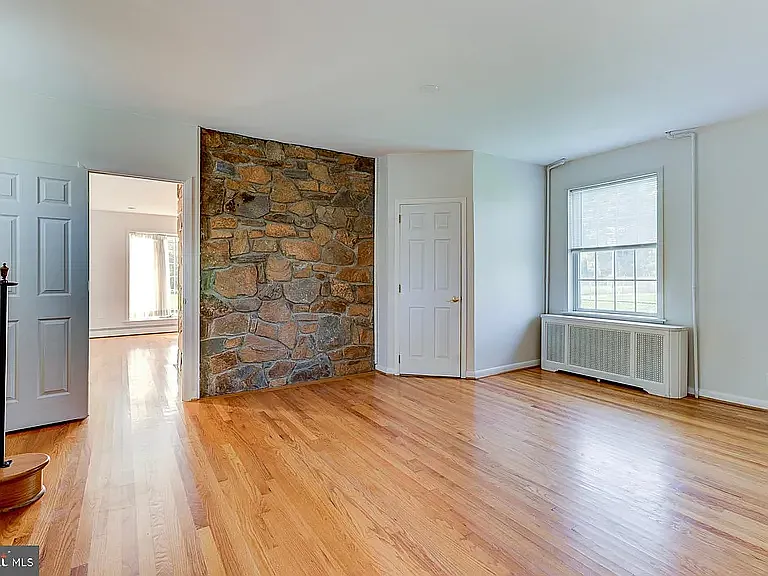 106 Middleboro Rd — Photo 32