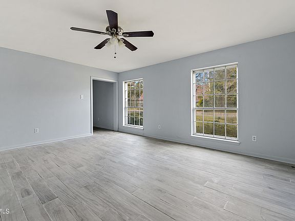 3rd image of 334 Westview Dr