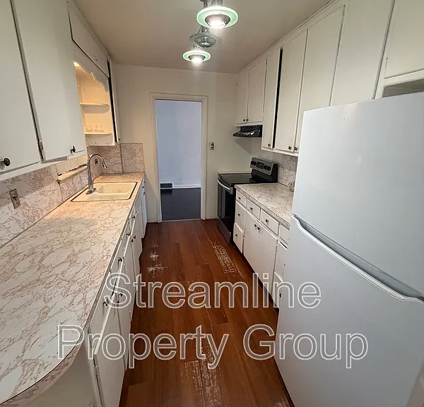 33 S Colorado Blvd — Photo 1