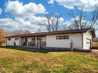 203 Prairie Rd, Carterville, IL 62918