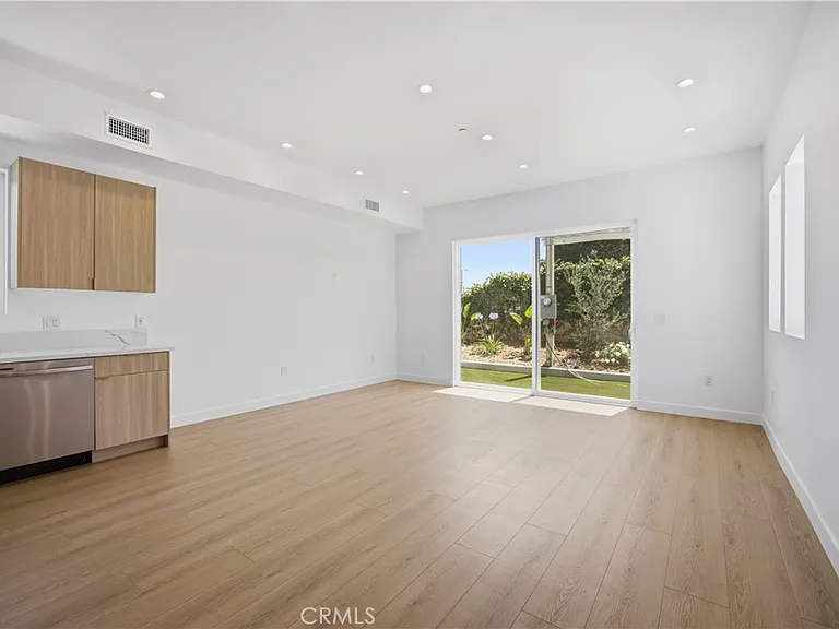10051 Amestoy Ave — Photo 4