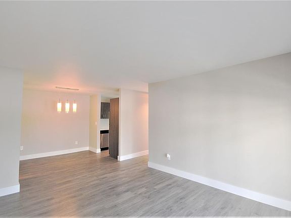 2nd image of 1600 West Ave APT 305