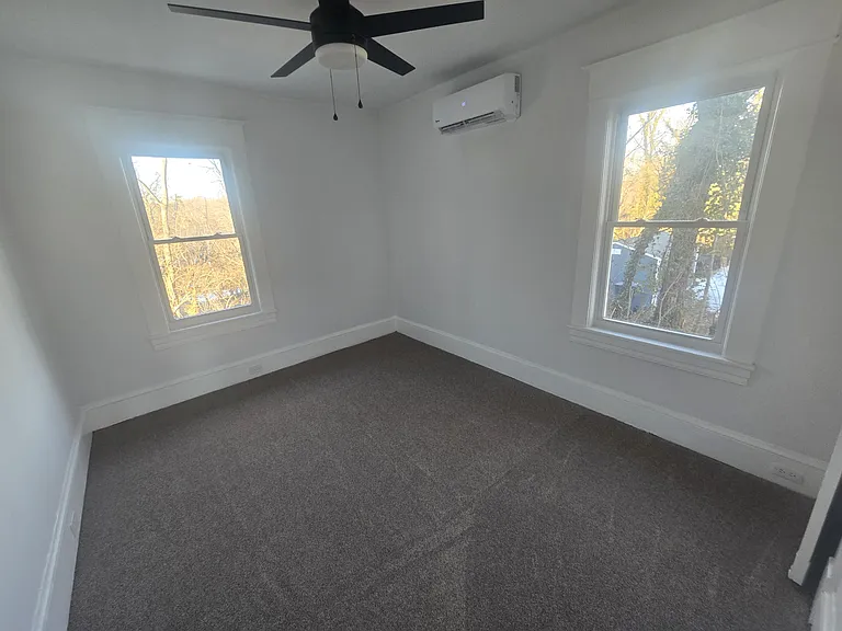 1115 Grayson Ave NW — Photo 4