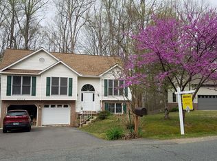 6204 Forest Grove Dr, Fredericksburg, VA 22407