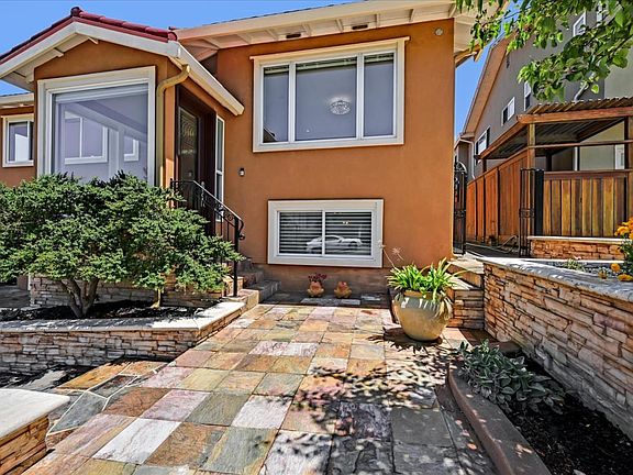 3rd image of 1860 Monterey Dr