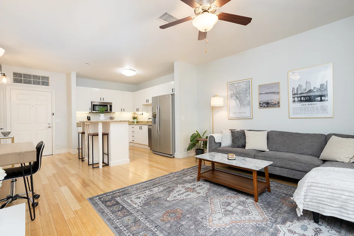 1 bed, 734 sqft, $3,100 — Photo 4