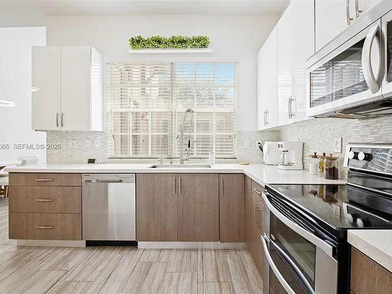 622 SW 147th Ter #1 — Photo 9