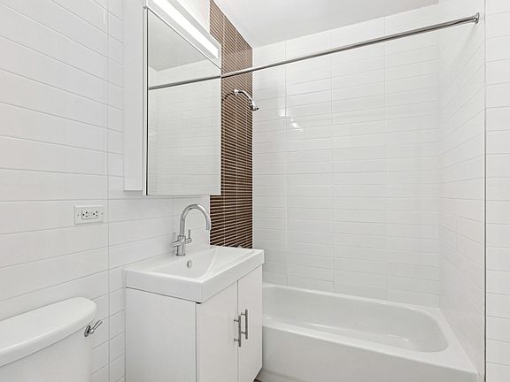 5th image of 20 Exchange Pl APT 1815