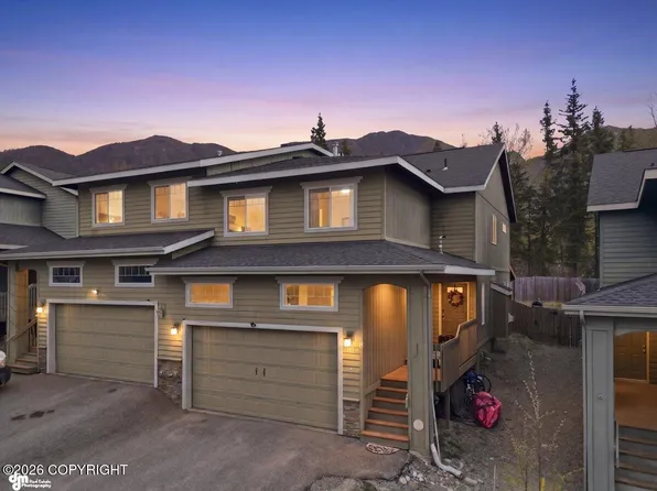 9095 Eagle River Ln, Eagle River, AK 99577