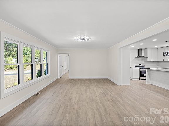 5th image of 8033 Ritter Dr