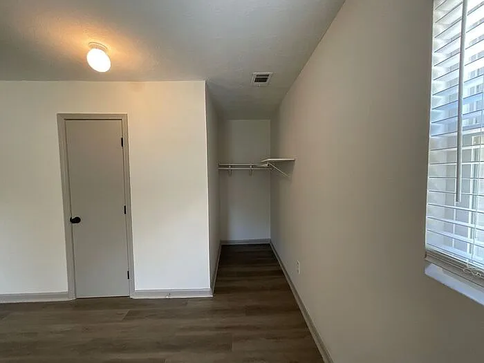 8919 Yarmouth Dr — Photo 12