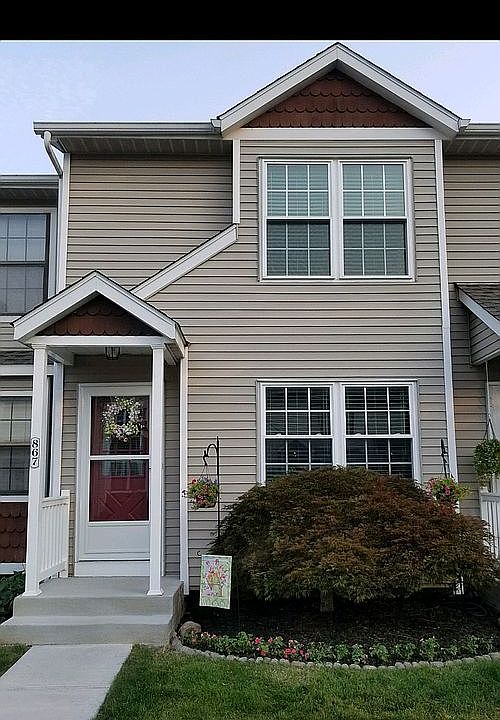 1st image of 867 Upholland Ln