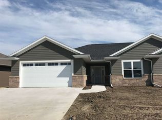 2248 Fawn View Dr, Asbury, IA 52002