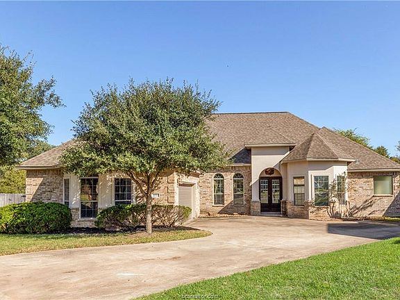 3rd image of 3701 Bridle Ct