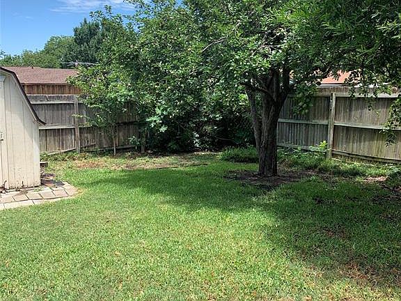 4th image of 901 Arrowhead Dr