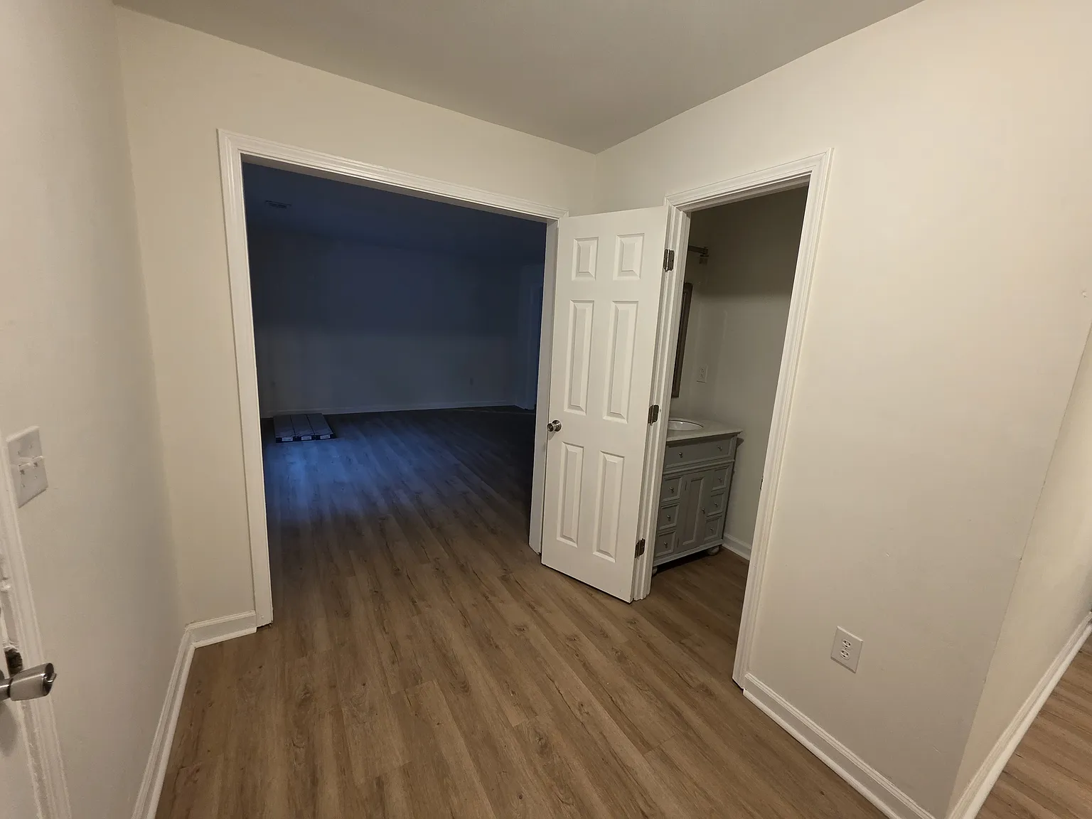 3 bed, 2.5 bath, 1638 sqft, $2,000 — Photo 2