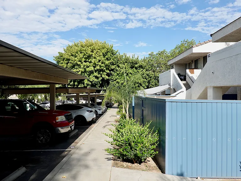 Vista Springs Apartments — Photo 26