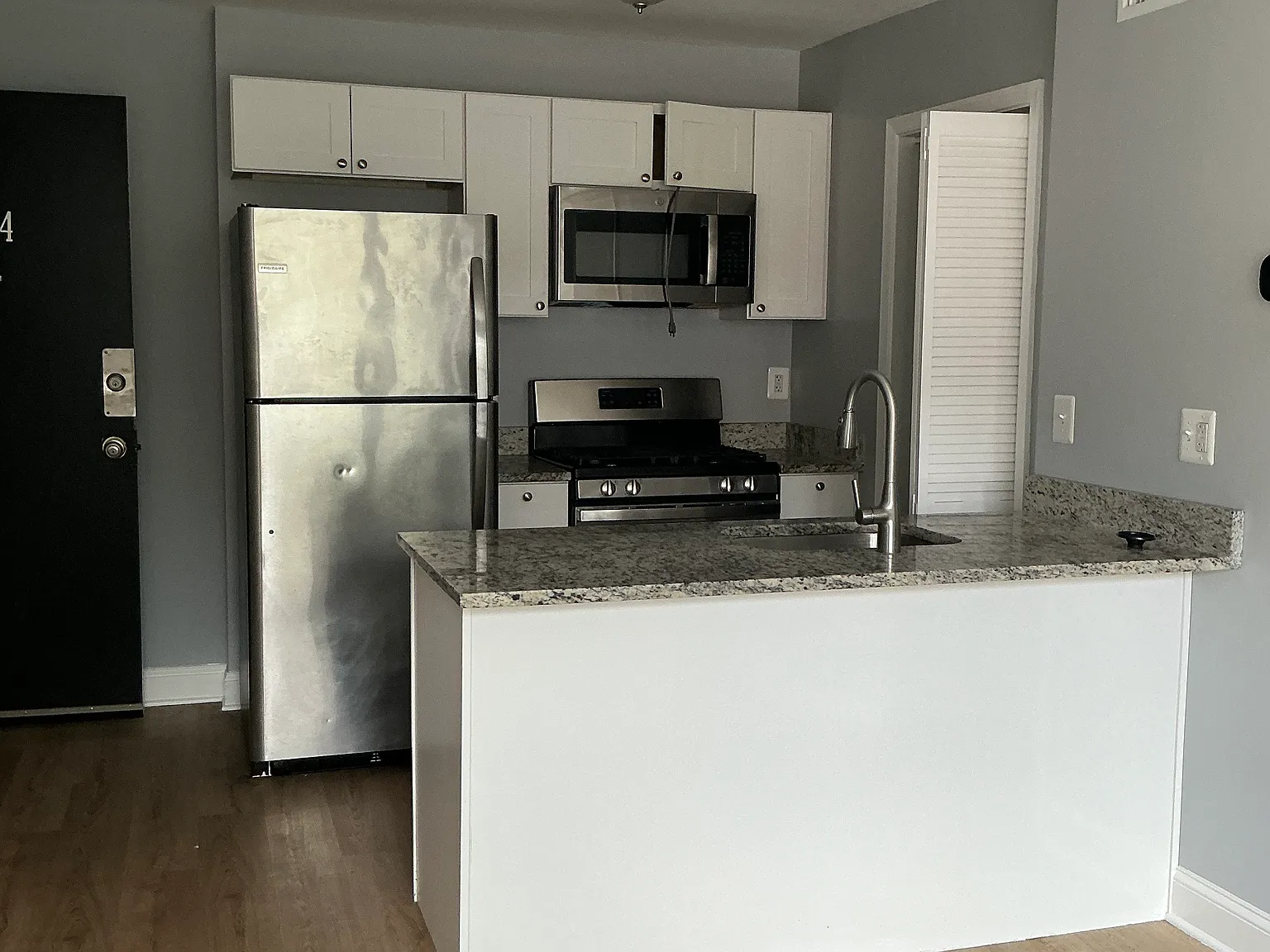 1215 Alabama Ave SE — Photo 2
