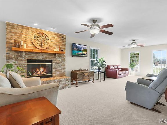 3rd image of 4525 Boles Rd