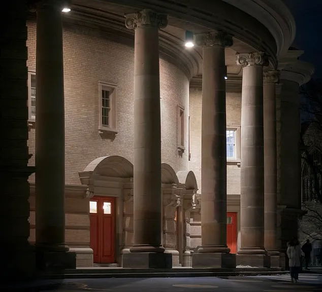 484 Spadina Ave — Photo 90