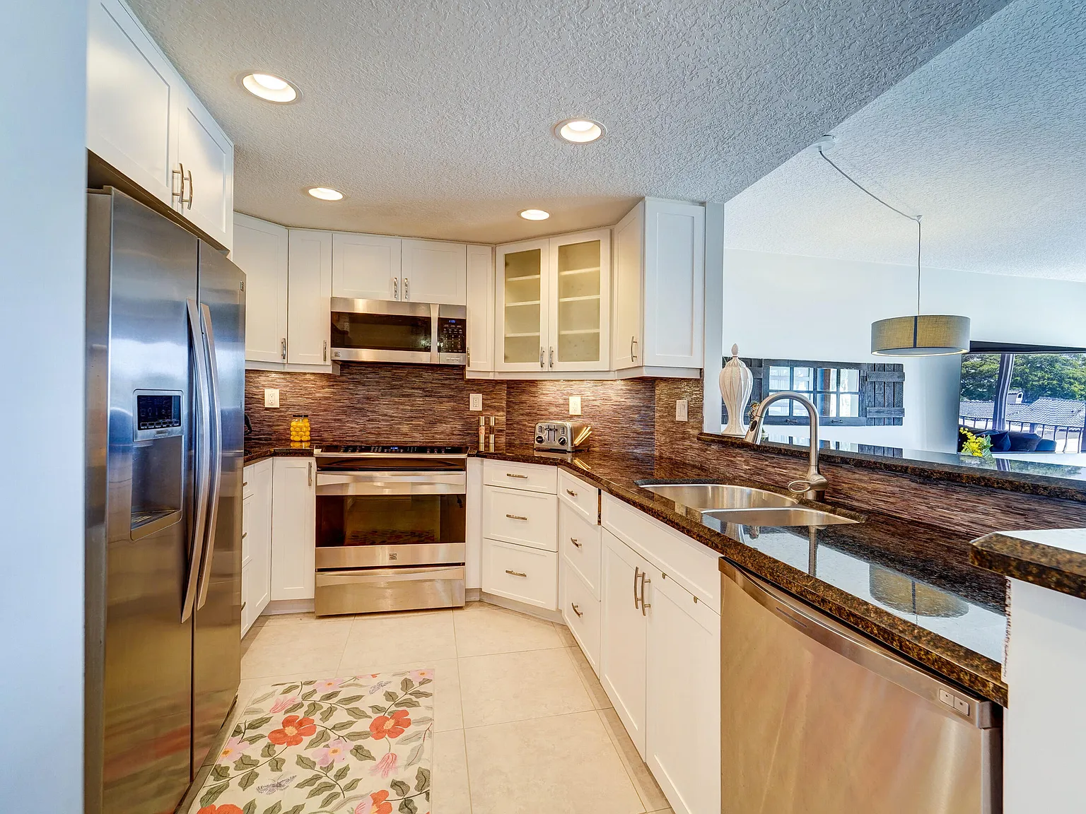2 bed, 2.0 bath, 1230 sqft, $3,000 — Photo 2