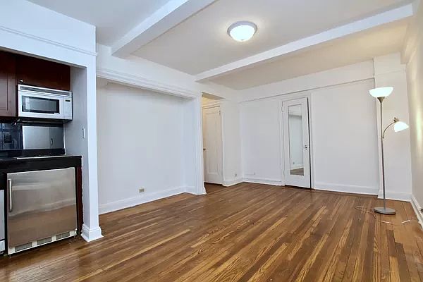 1st image of 5 Tudor City Pl APT 309