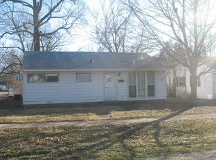702 W Washington St, Clinton, IL 61727