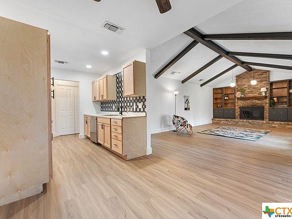 3rd image of 4403 Mountain View Dr