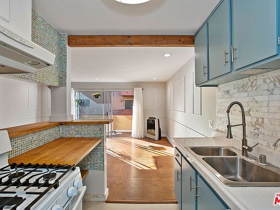 5th image of 855 Victor Ave APT 202