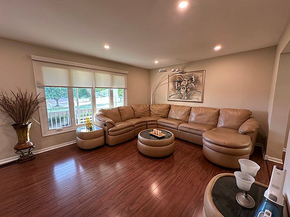 3rd image of 19211 Brompton Ct