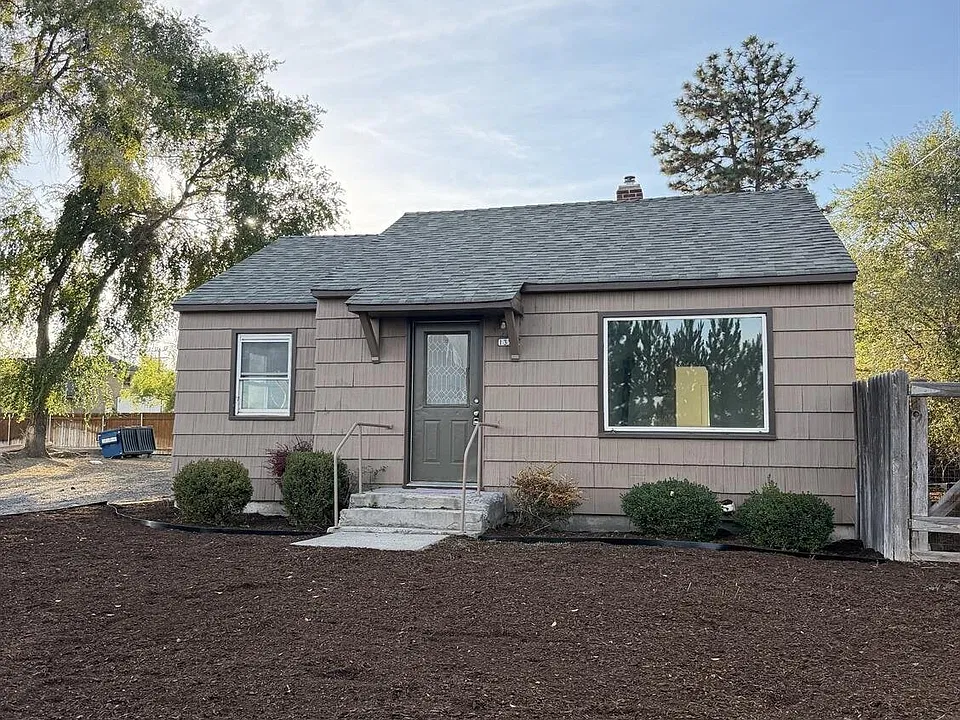 135 NW Canal Blvd