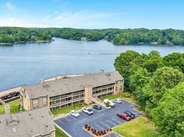 850 Gangplank Rd Unit 318, Moneta, VA 24121