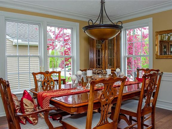 4th image of 10458 Townley Ct