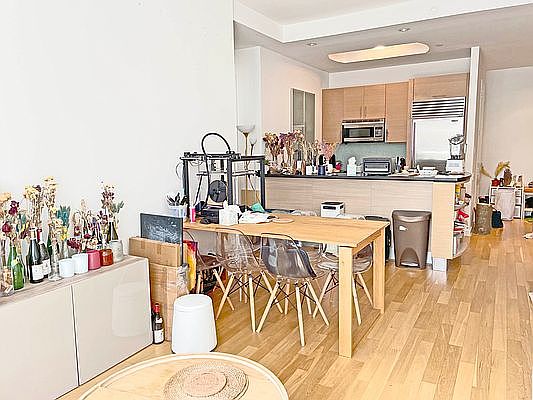 3rd image of 325 5th Ave APT 15G