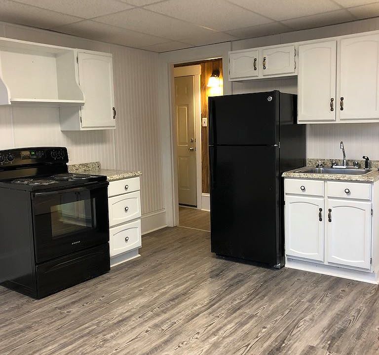 1st image of 339 E Lincoln Way APT 2