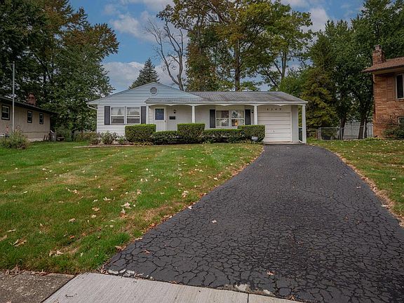 4th image of 6349 Drysdale Sq W