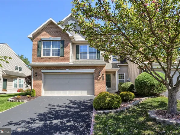 4250 Roth Farm Village Cir, Mechanicsburg, PA 17050