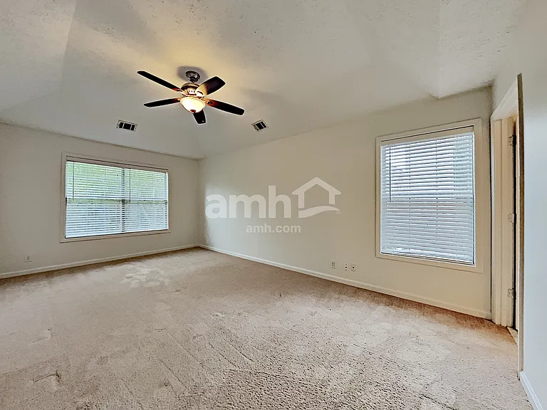 305 Saddle Bridge Dr — Photo 13