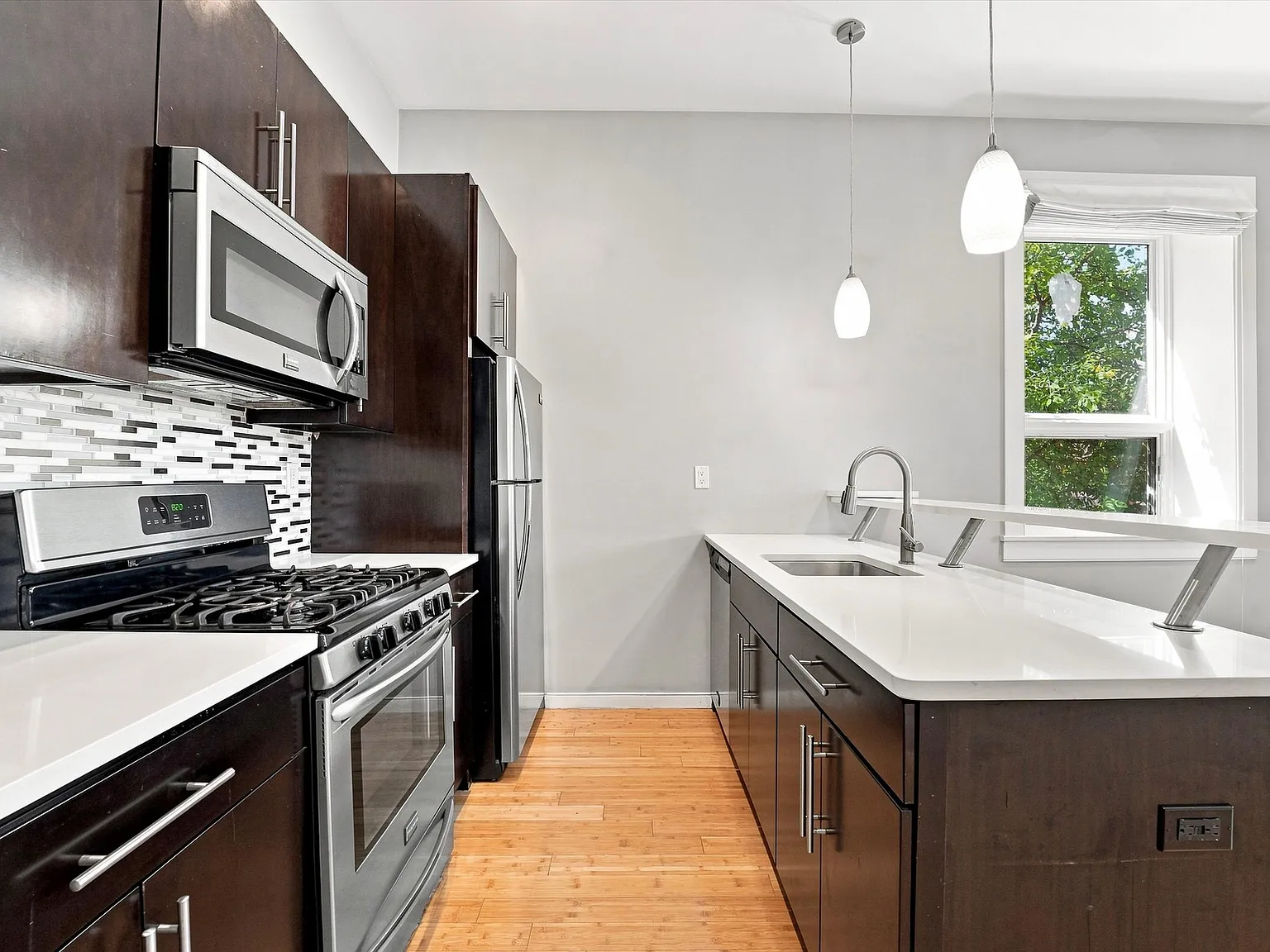 1 bed, 700 sqft, $1,650 — Photo 4