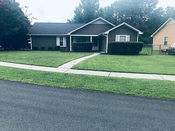 2nd image of 903 Lakeside Dr