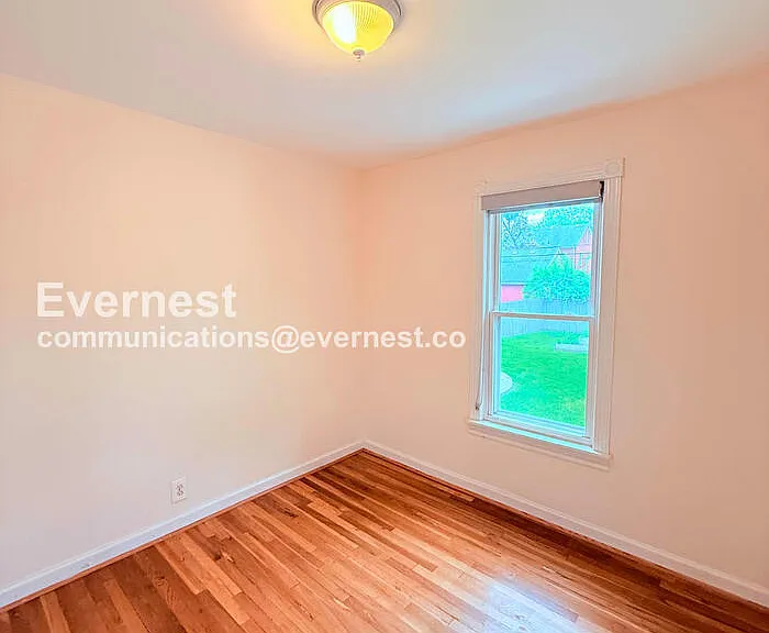 1557 Leroy St — Photo 20