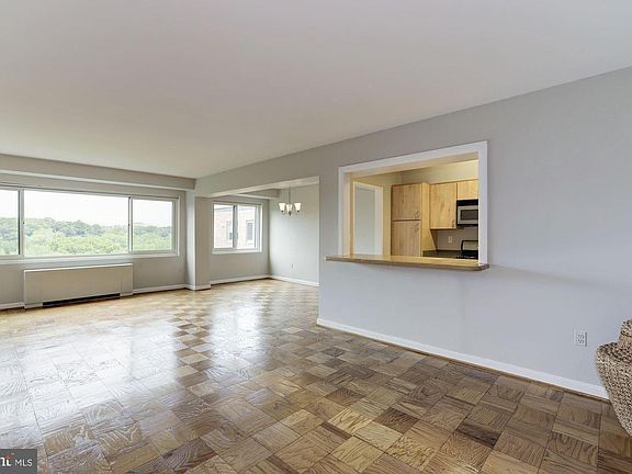 4th image of 4201 Cathedral Ave NW APT 1402E