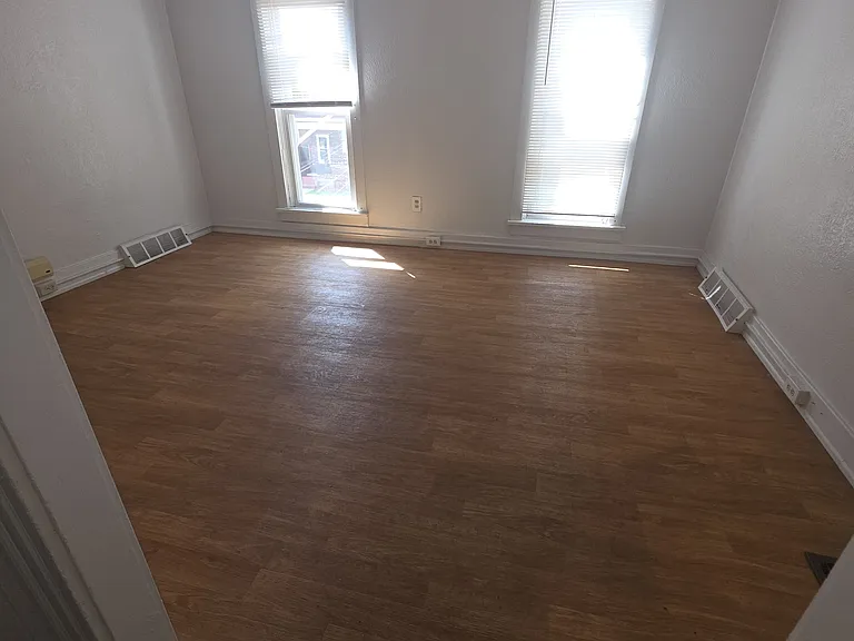 442 Eleanor St #2 — Photo 6