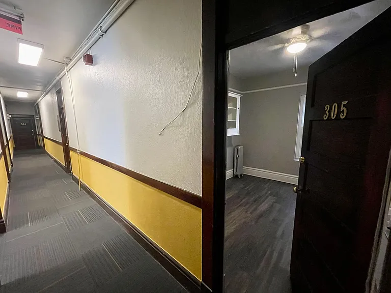 106 S Cedar St — Photo 2