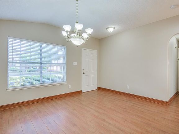 4th image of 1417 Stella Dr