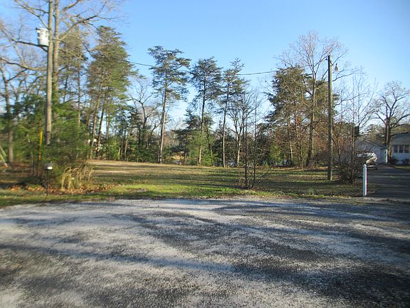 5th image of 42 Sweetbriar Lane