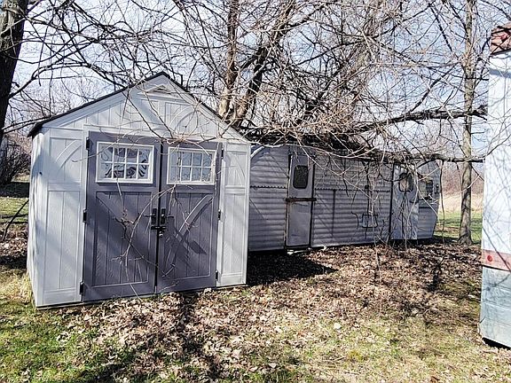 3rd image of 2300 S Danbury Station Rd