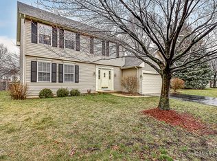 326 Meadowview Ln, Aurora, IL 60502