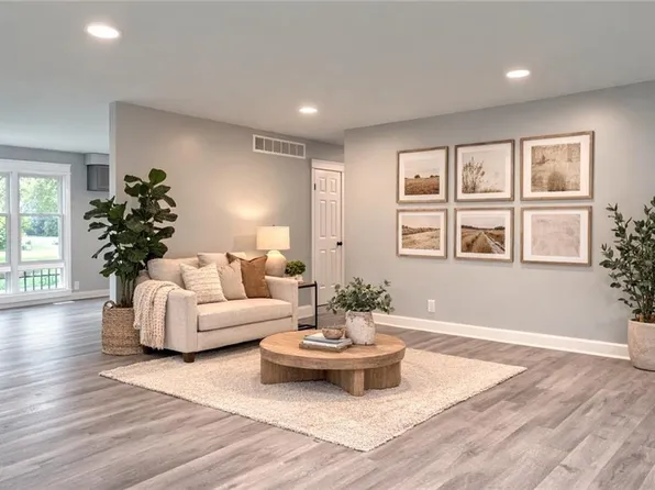 12108 E 51st Ter, Independence, MO 64055