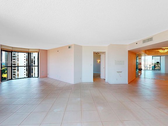 3rd image of 3600 Yacht Club Dr APT 1402